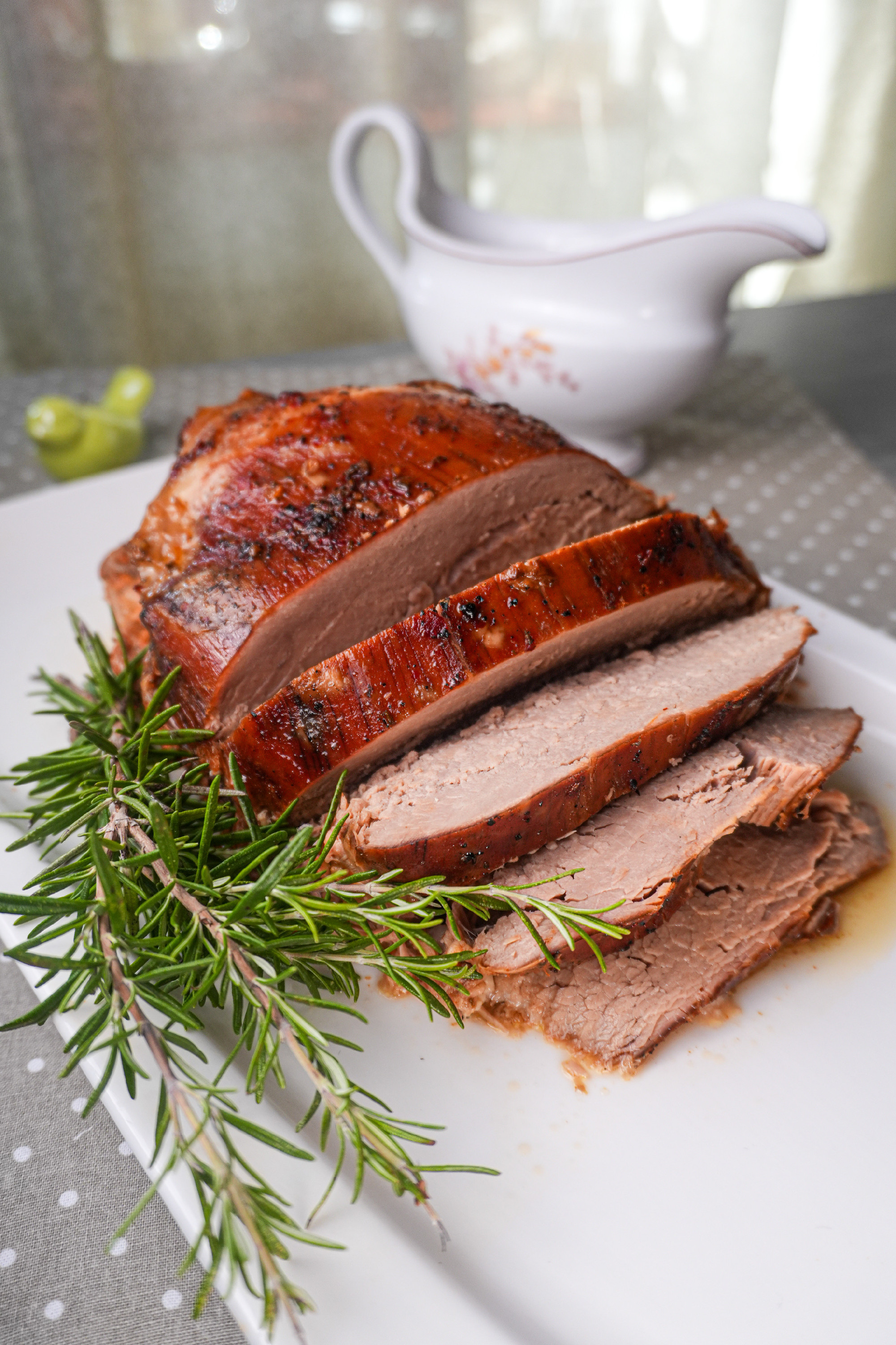  Lassan sült borjú tejszínes mártással