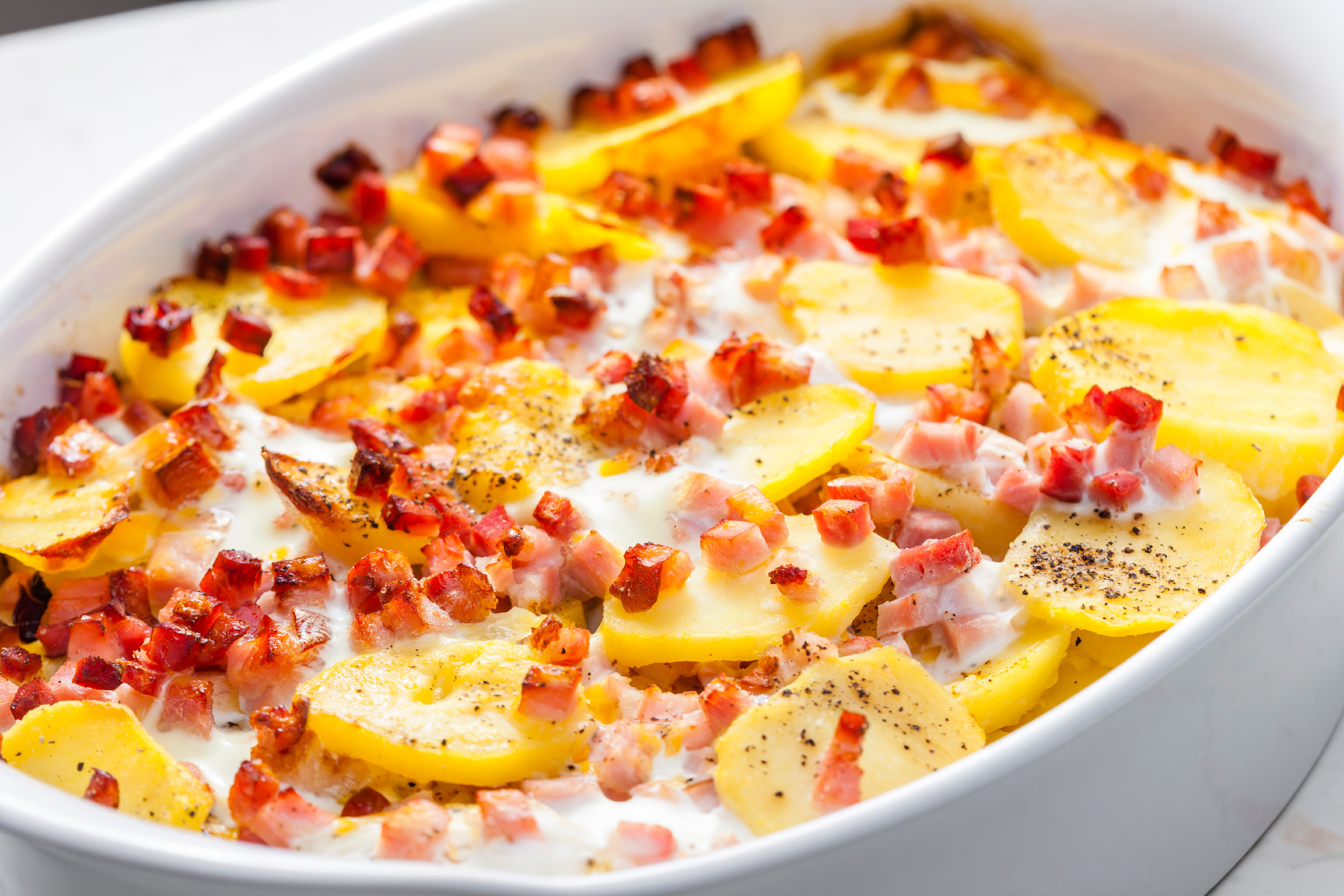 baked potatoes with bacon and eggs