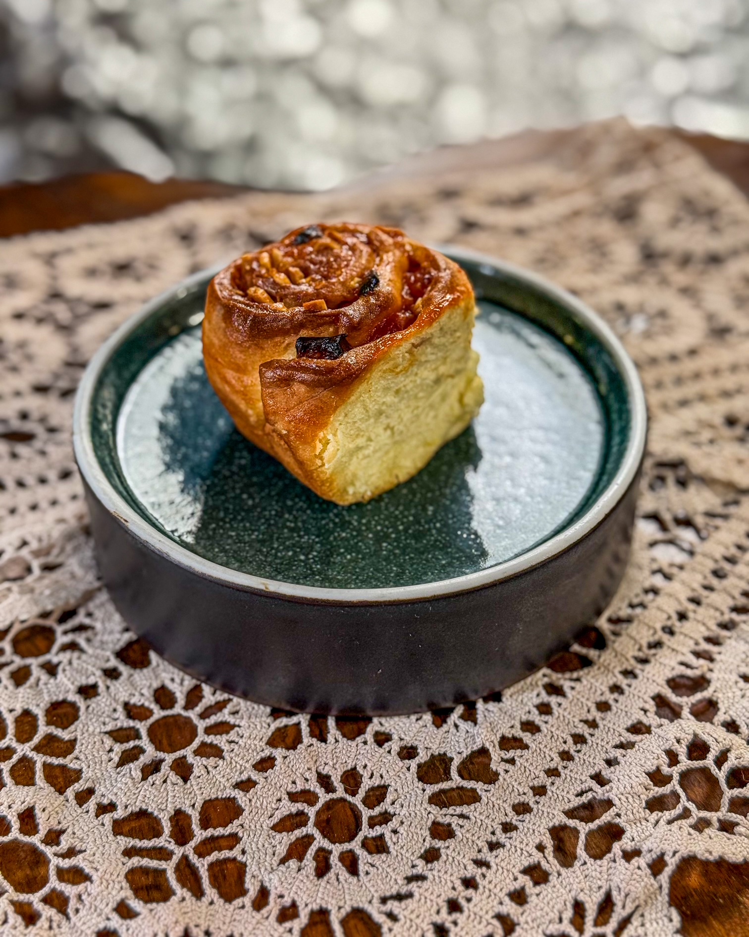 Aszalt sárgabarackos, mandulás kelt csiga