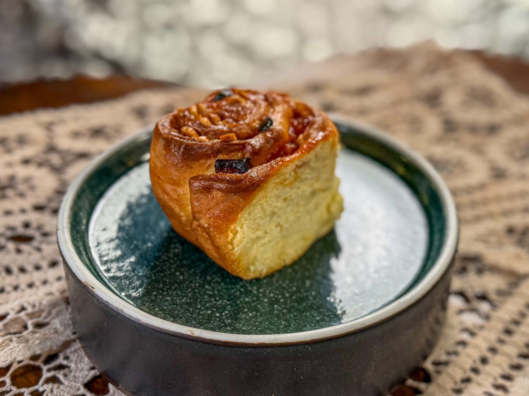 Aszalt sárgabarackos, mandulás kelt csiga