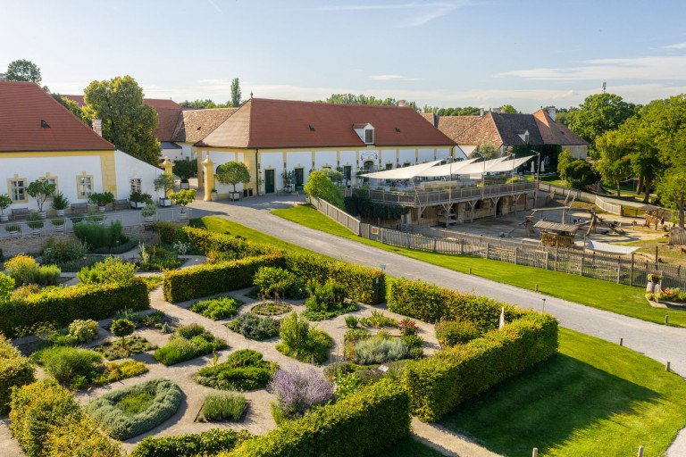 Május a köbön Schloss Hofban - teszteld tudásodat! 