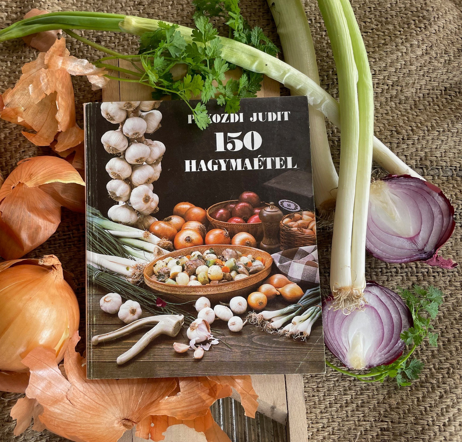 150 hagymaétel és hihetetlen hagymahistóriák