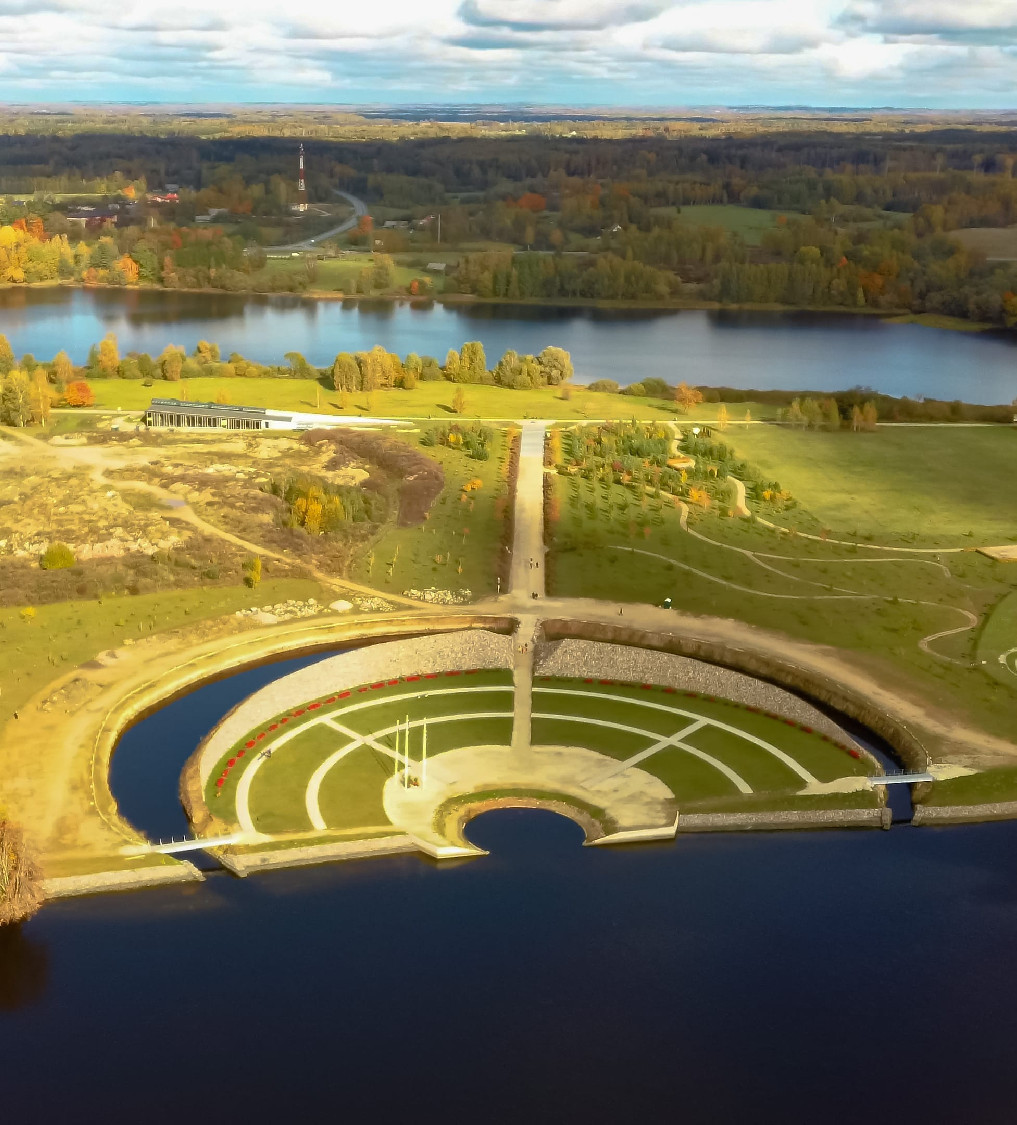 A Sors kertje: emlékezet és jövő a Daugava partján