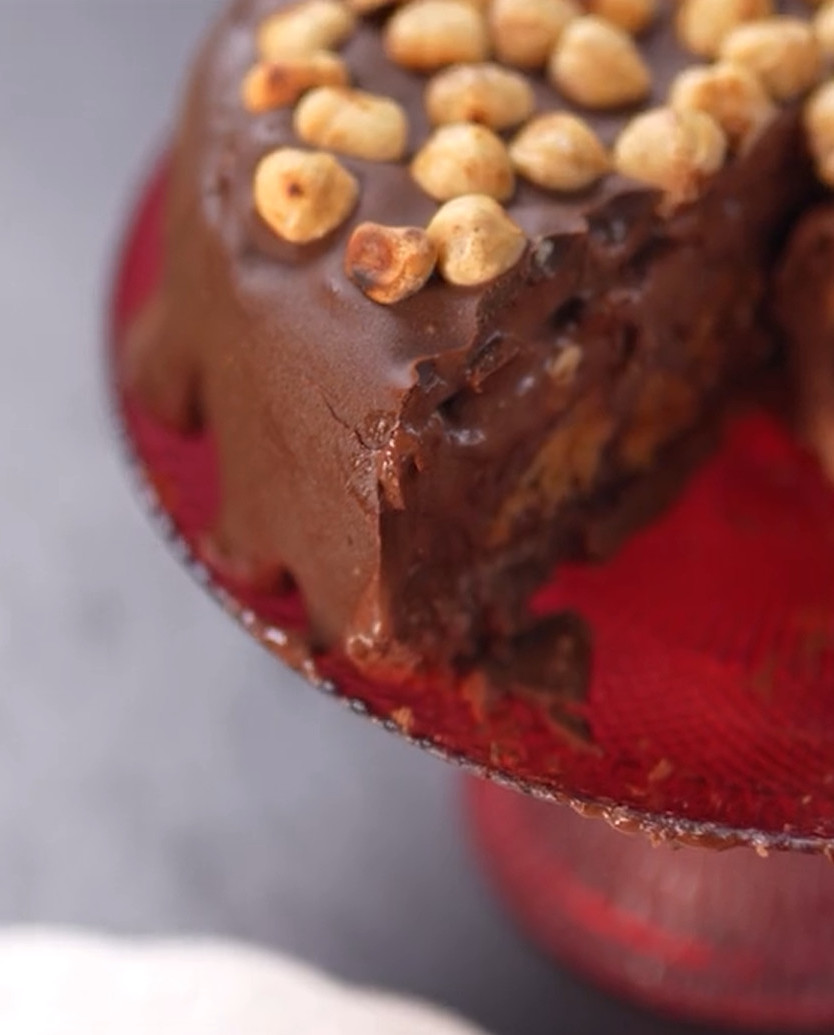 Csokoládés, mogyorós fagylalttorta