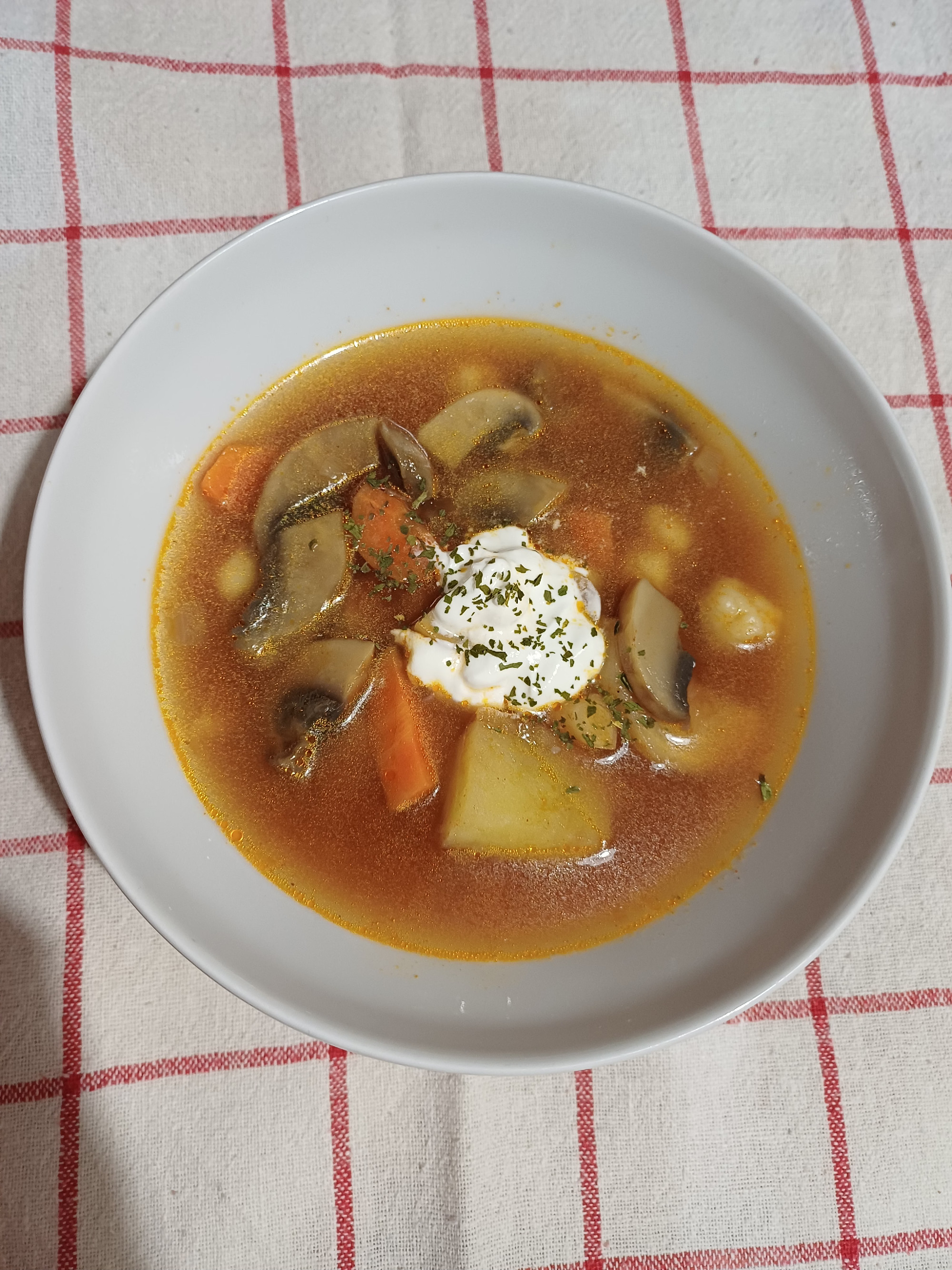 gombaleves csipetkével