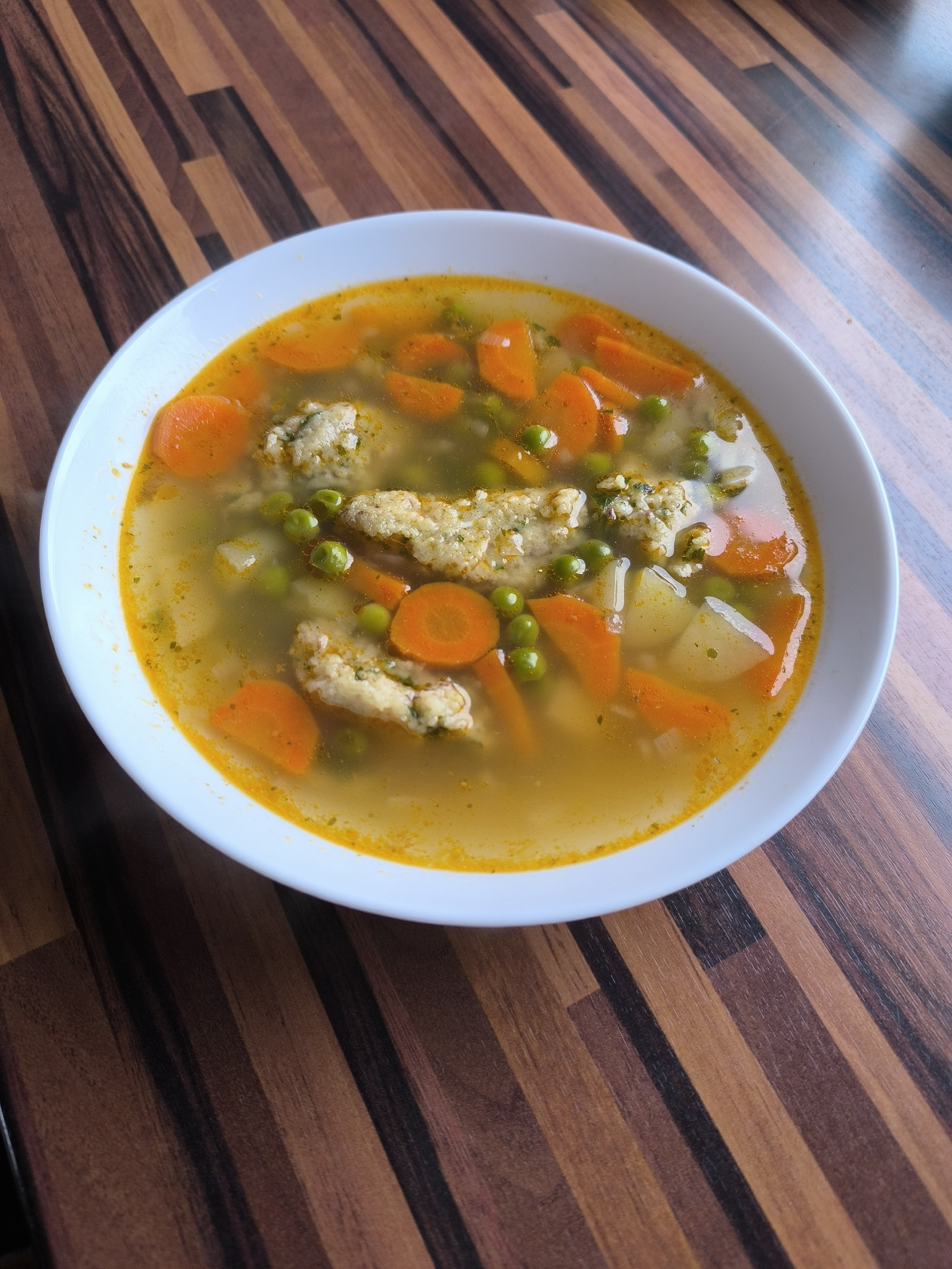 Zöldborsóleves töltelékkel