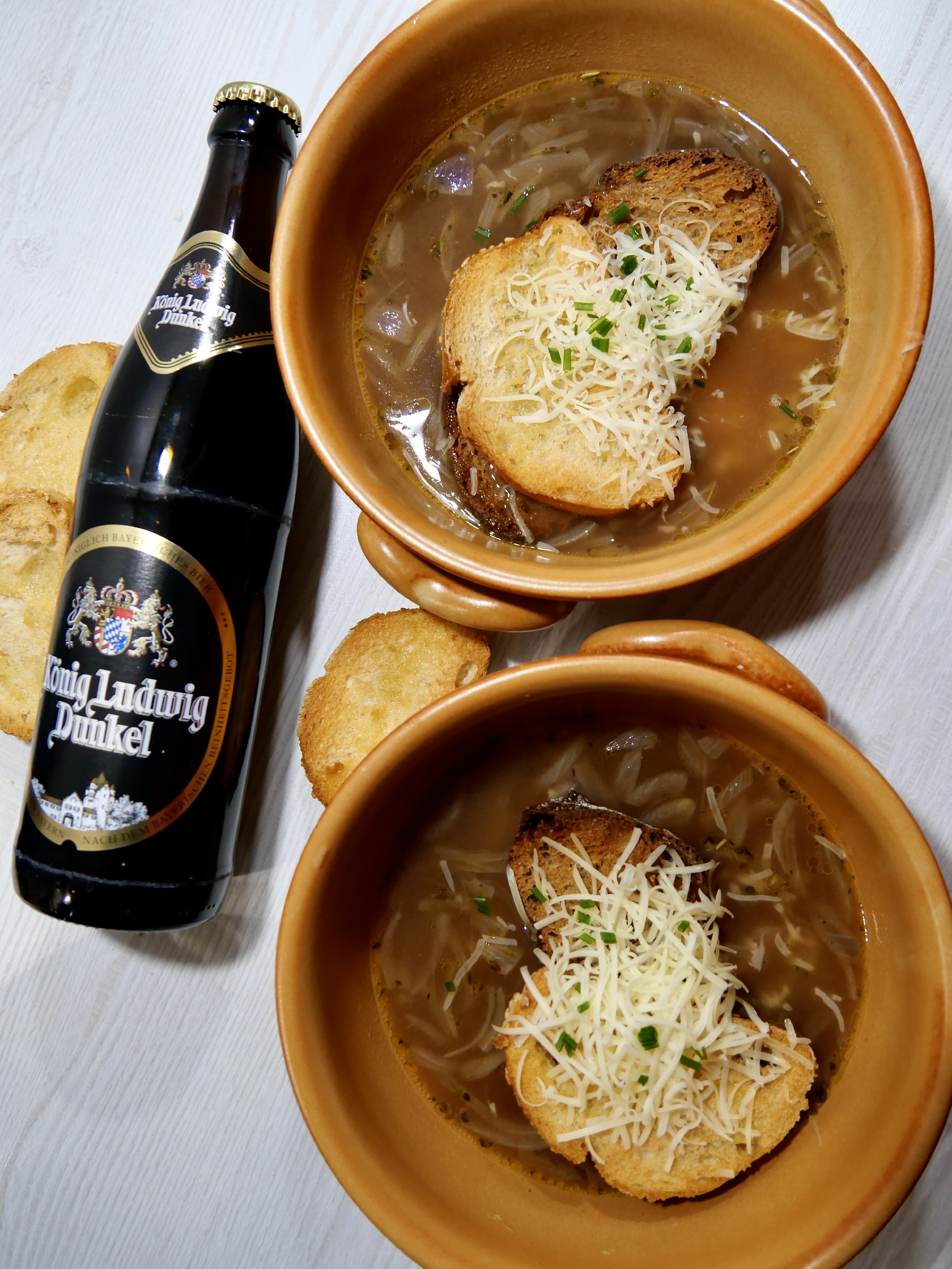 Bajor barna sörös hagymaleves