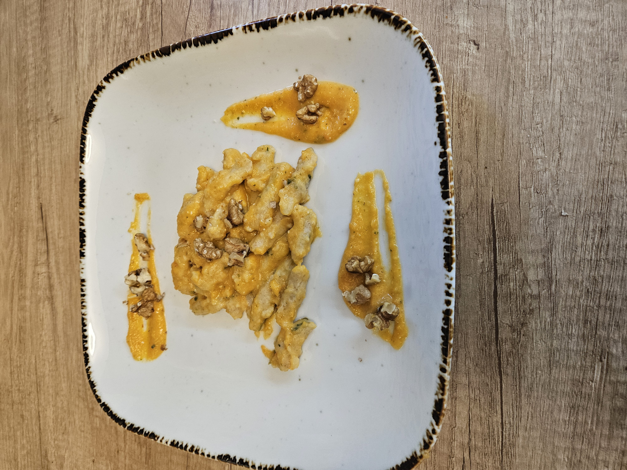 Kanadai sütőtök szószos nudli