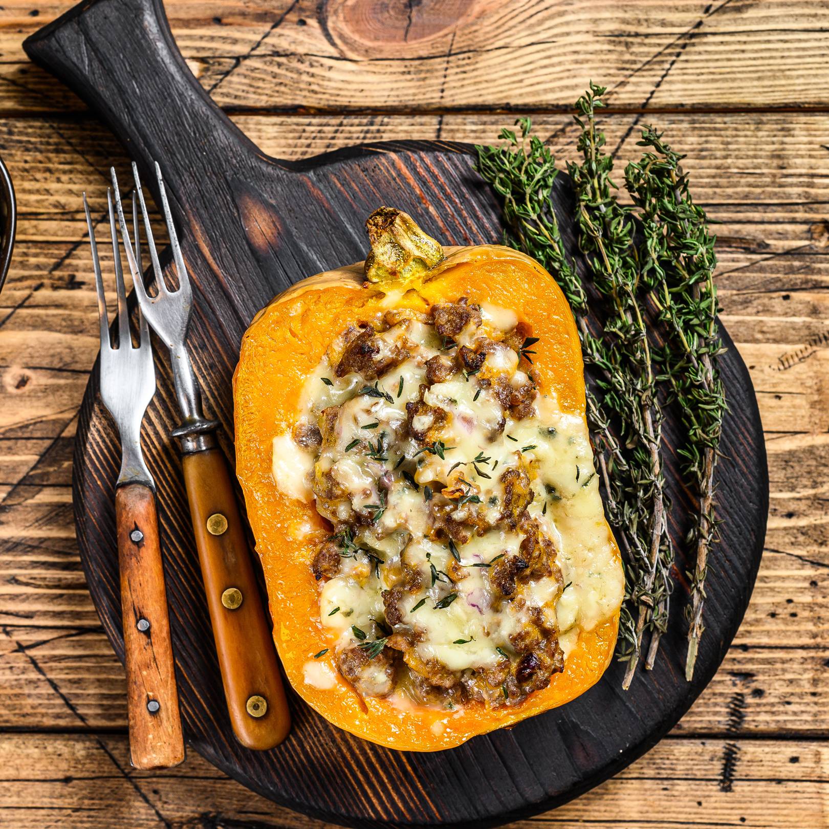 Darált húsos raguval töltött sütőtök