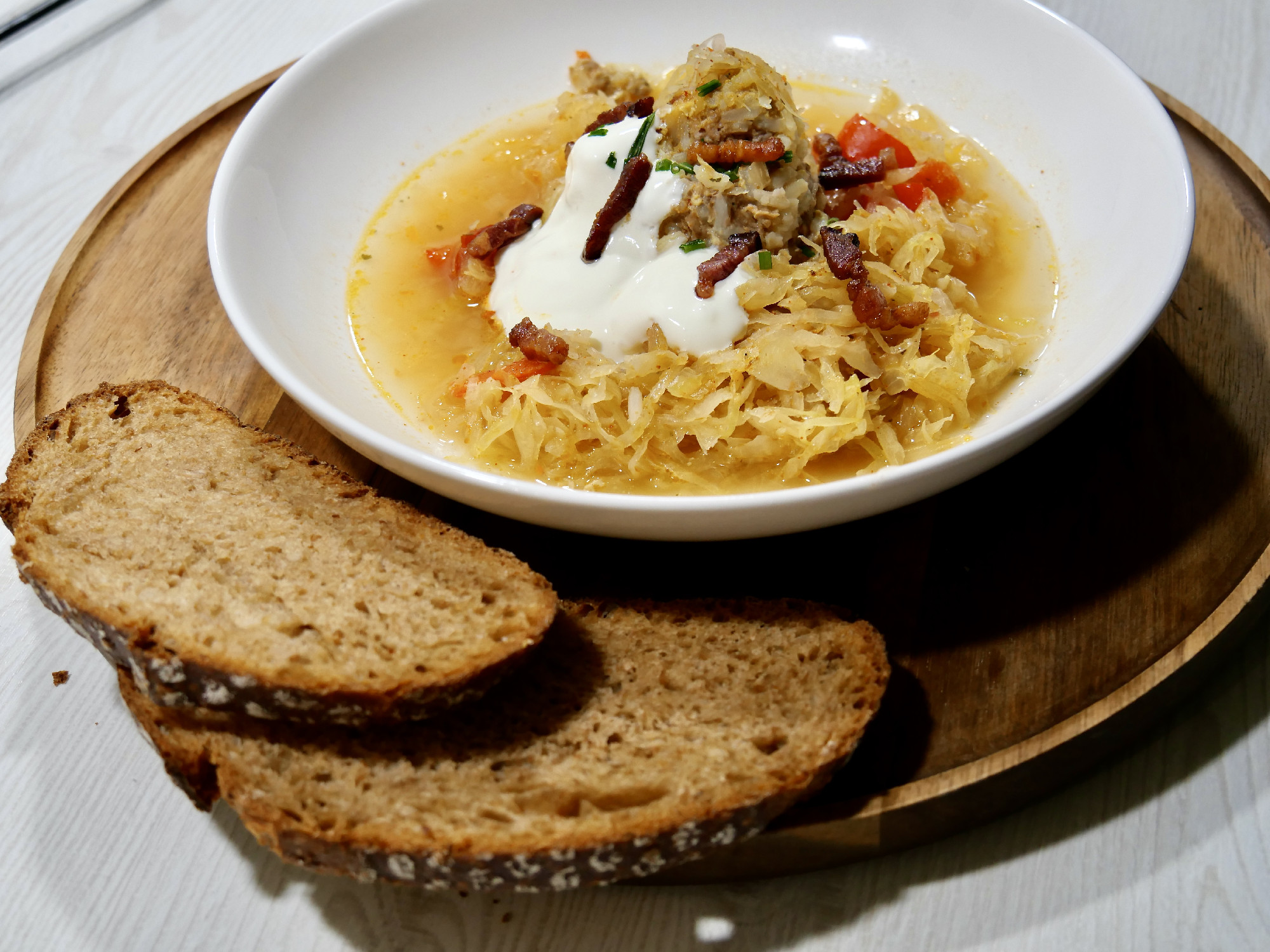 Húsgombócok fermentált káposztával