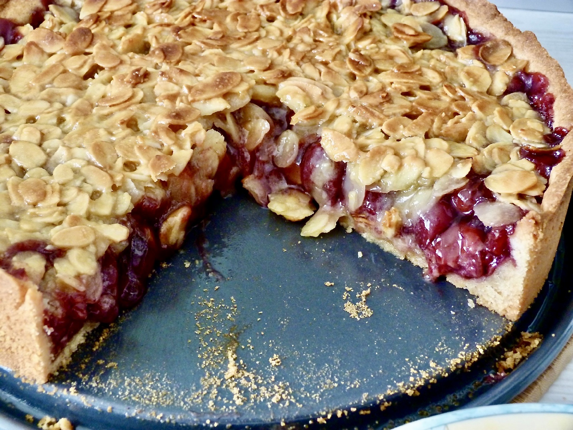 Milánói meggyes-mandulás