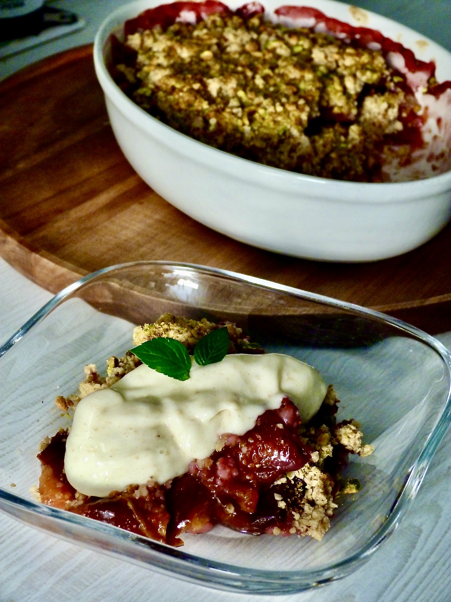 Lelket melengető szilvás crumble banán fagyival