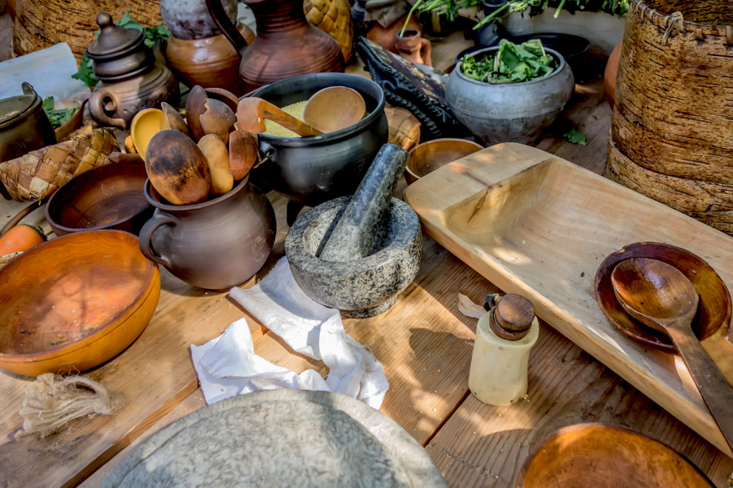 Wooden, clay and wicker-woven rustic crockery