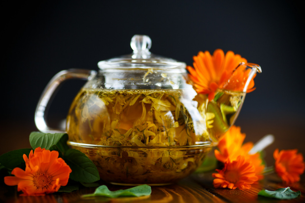 Therapeutic tea from flowers of calendula