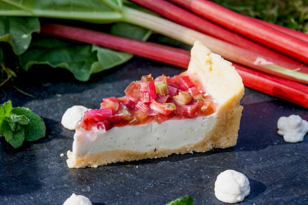 Rhubarb cake