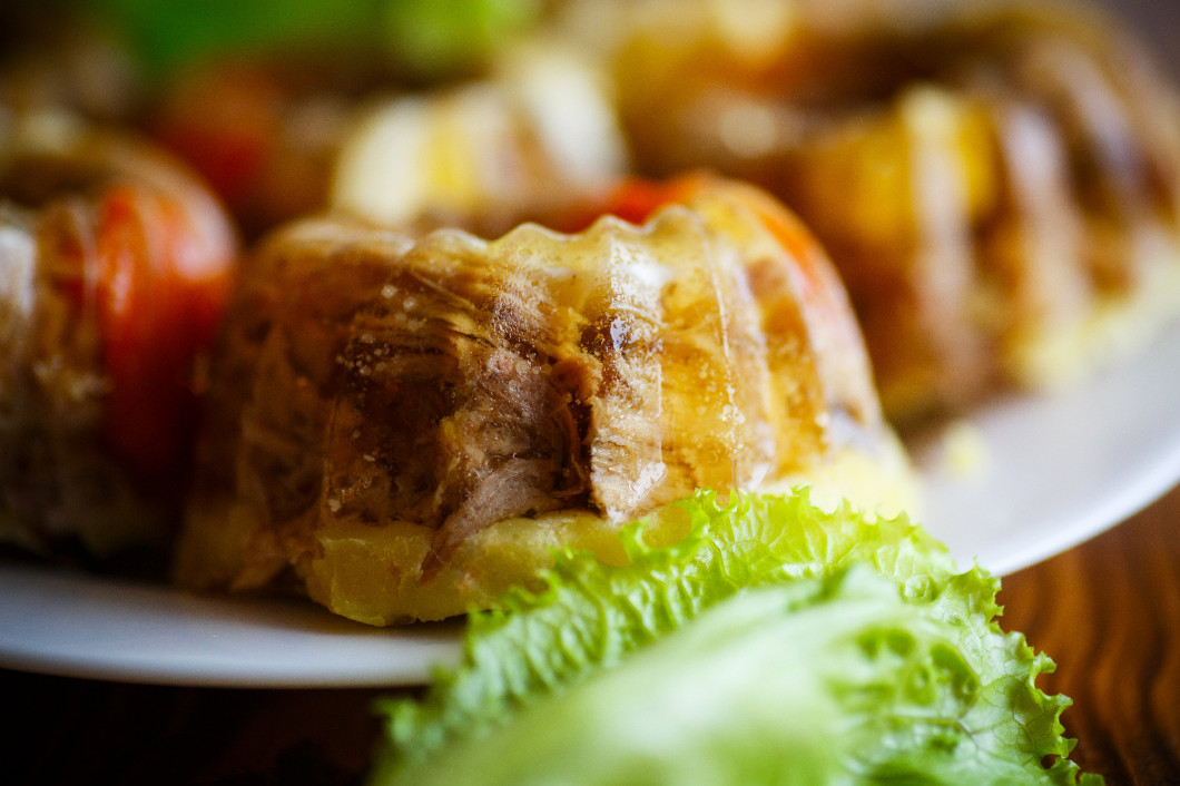 jellied meat with vegetables