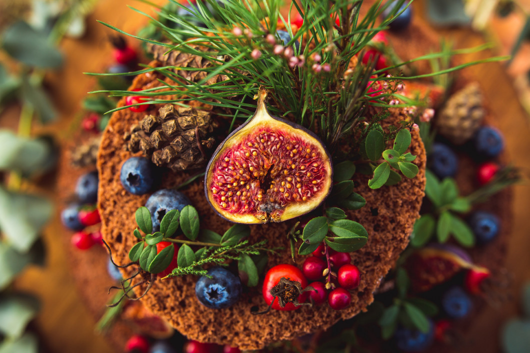 Beautifully decorated cake with berries