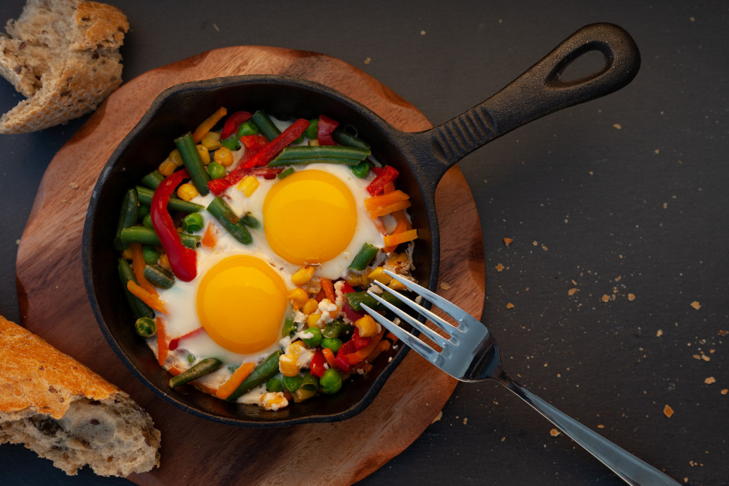 Fried eggs in a cast iron