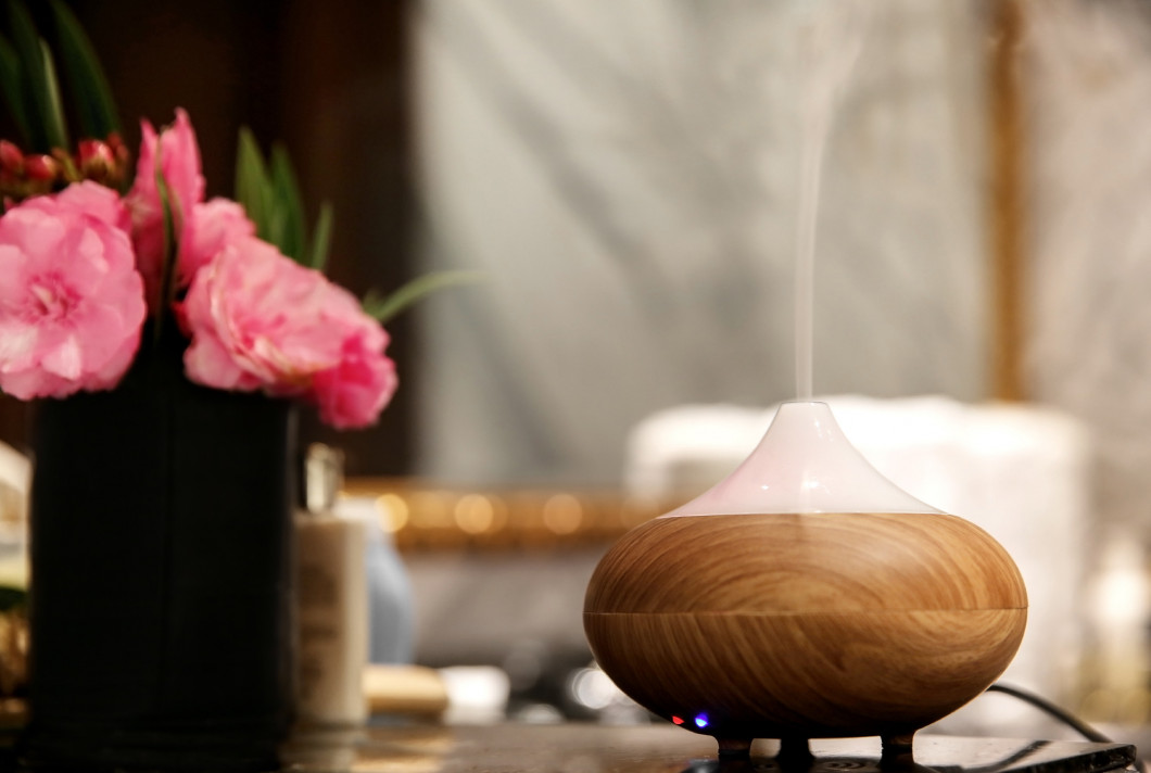 Aroma oil diffuser in bathroom�