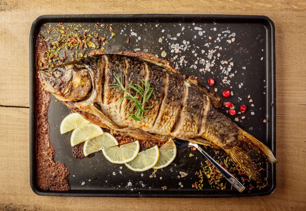 baked carp with spices