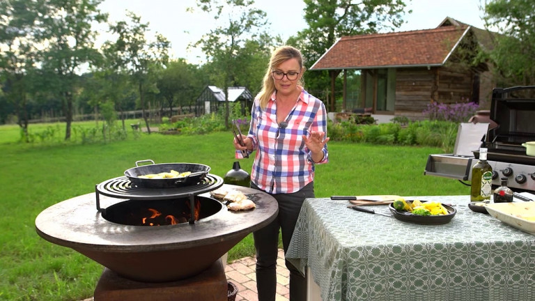 Csirkecomb grillen, sült zöldségekkel