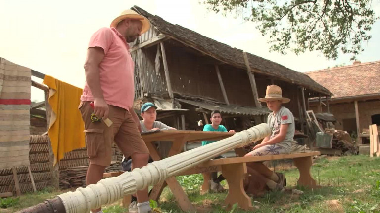 Parasztház felújítása: le a kalappal a régi mesterek előtt